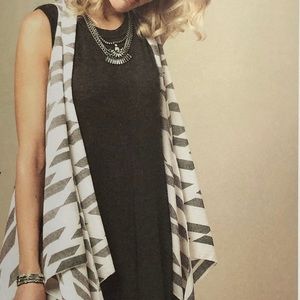 Wrap Duster Layering Piece OS Wear Lots of Ways,  Black White Print Lightweight